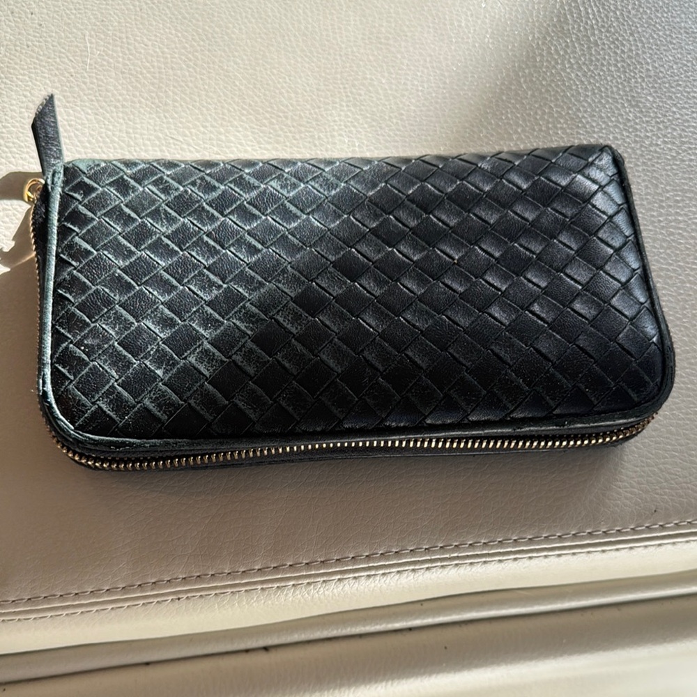 Bottega Veneta Black Woven Leather Zip Wallet